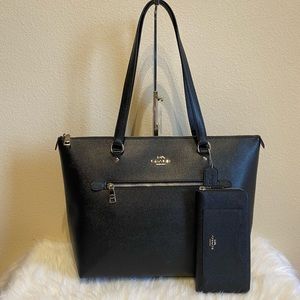 Coach purse and wallet set